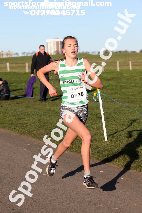 Boys and girls under-15s Heaton Harriers Memorial Road Races, Newcastle. Photo:  David T. Hewitson/Sports for All Pics